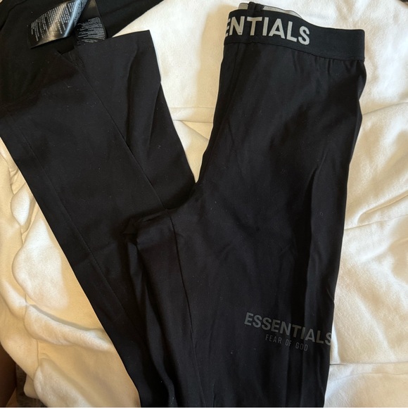 Essentials leggings, size small - Picture 6 of 8